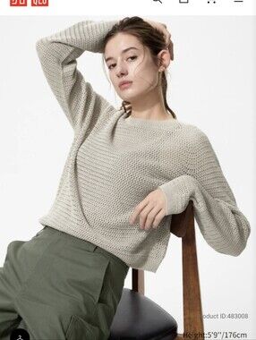 Uniqlo Light Gray 3D Knit Mesh Crew Neck Sweater - New with Tags